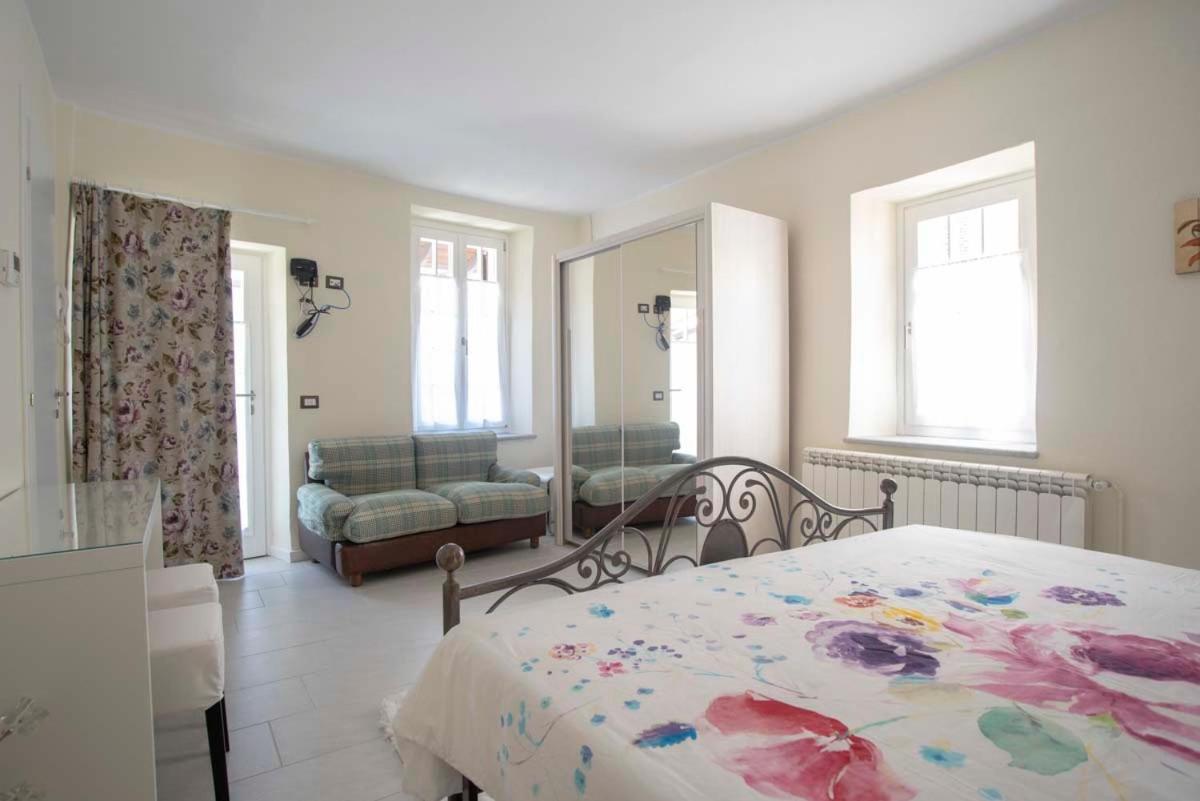 Casa Mia Villa Castelveccana ภายนอก รูปภาพ