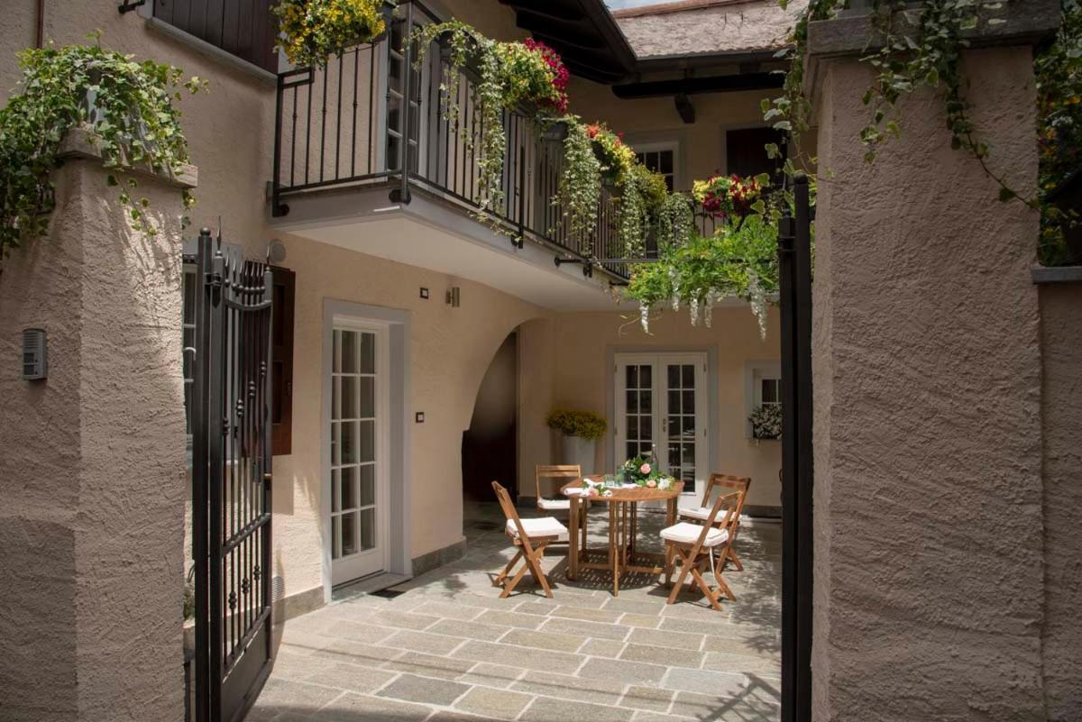 Casa Mia Villa Castelveccana ภายนอก รูปภาพ