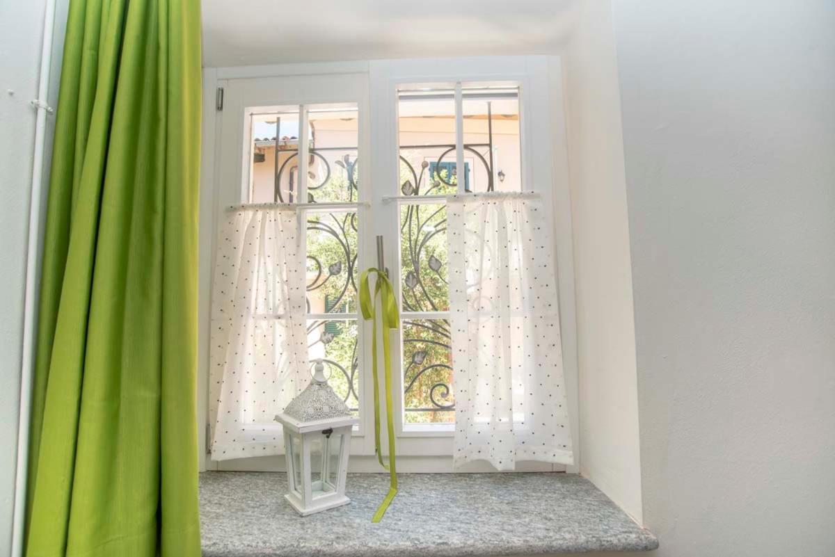 Casa Mia Villa Castelveccana ภายนอก รูปภาพ